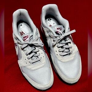 Men’s Nikes shoes size 12